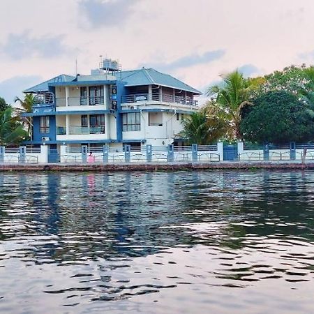 Captains Cabin Backwater Resort Alappuzha Экстерьер фото